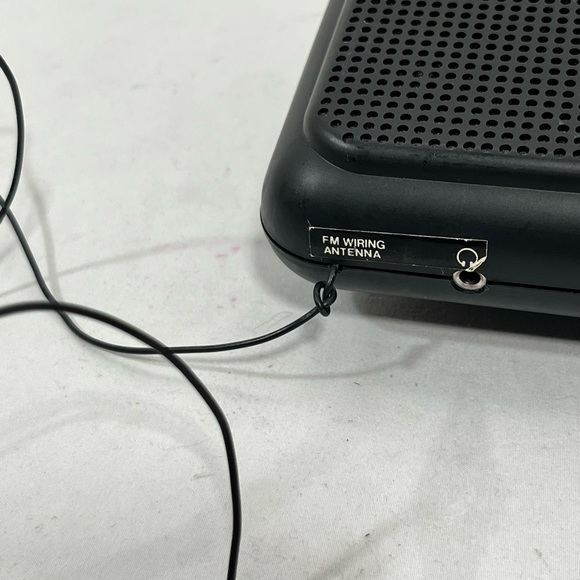 Vintage Electro Brand Model 4440 Alarm Clock Radio AM-FM Instant Weather Battery - Picture 7 of 12